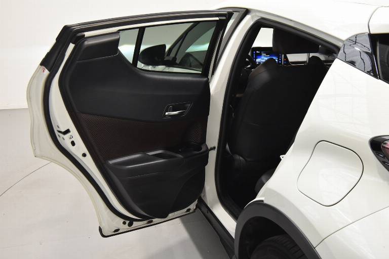 TOYOTA C-HR 35