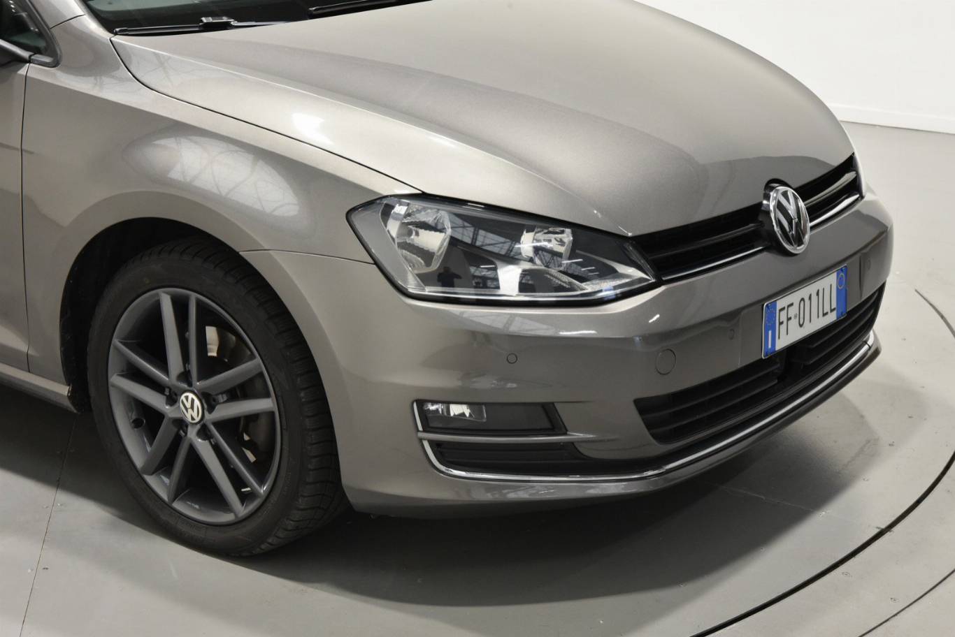 VOLKSWAGEN Golf 52
