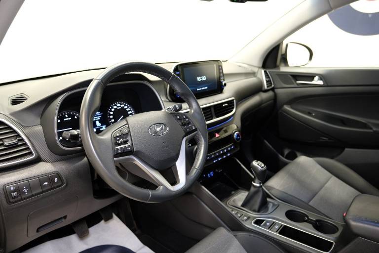 HYUNDAI Tucson 5