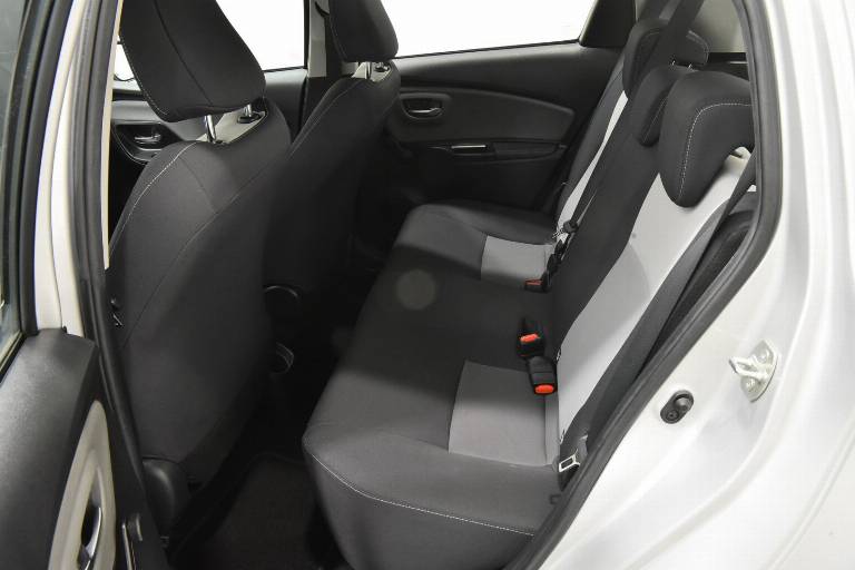 TOYOTA Yaris 27