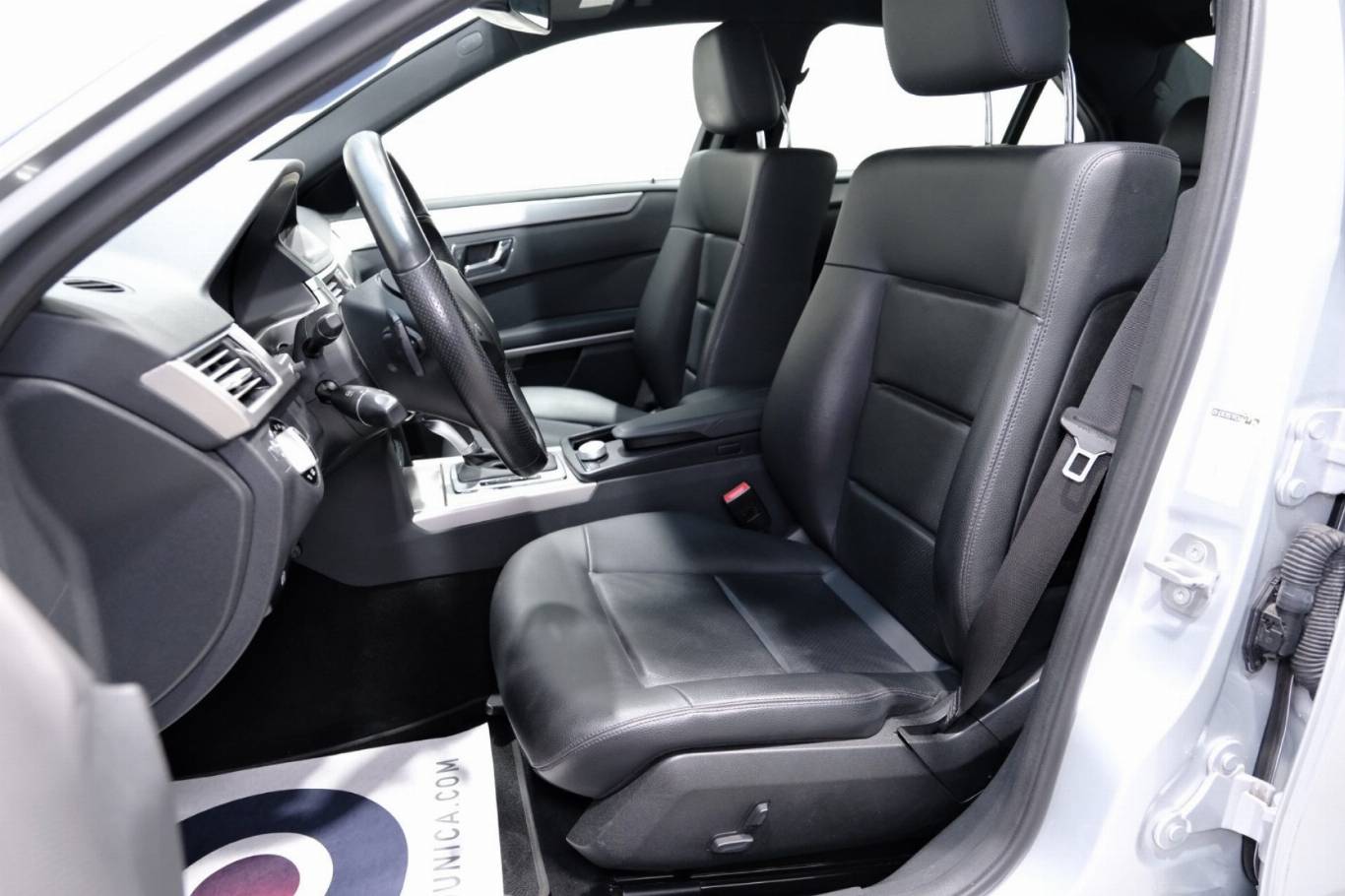 MERCEDES-BENZ E 250 6