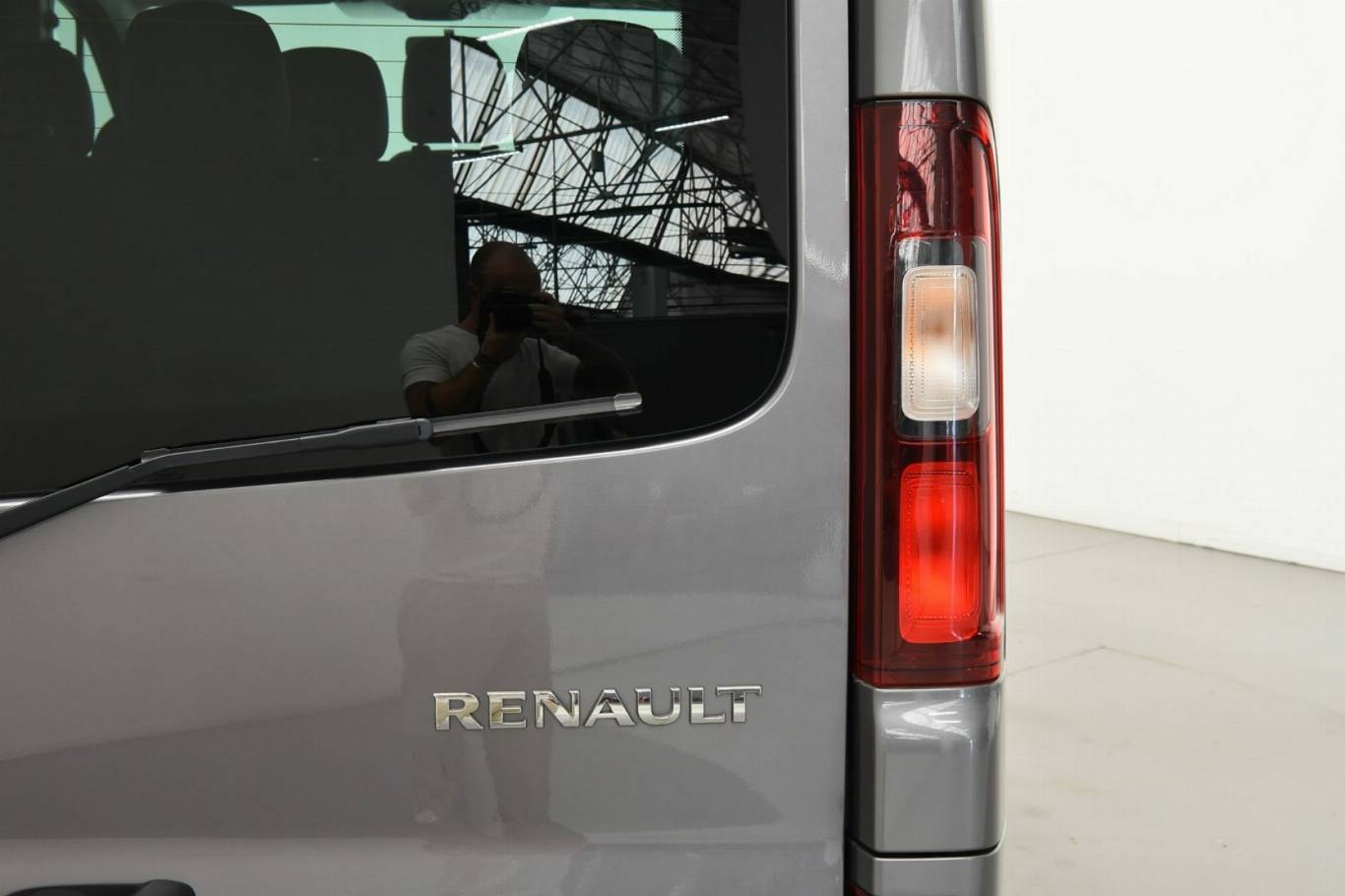 RENAULT Trafic 26