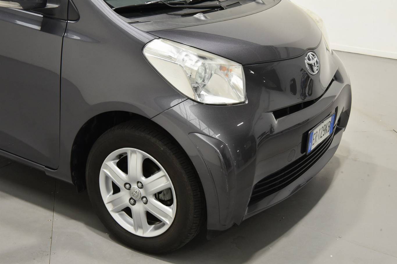 TOYOTA IQ 35