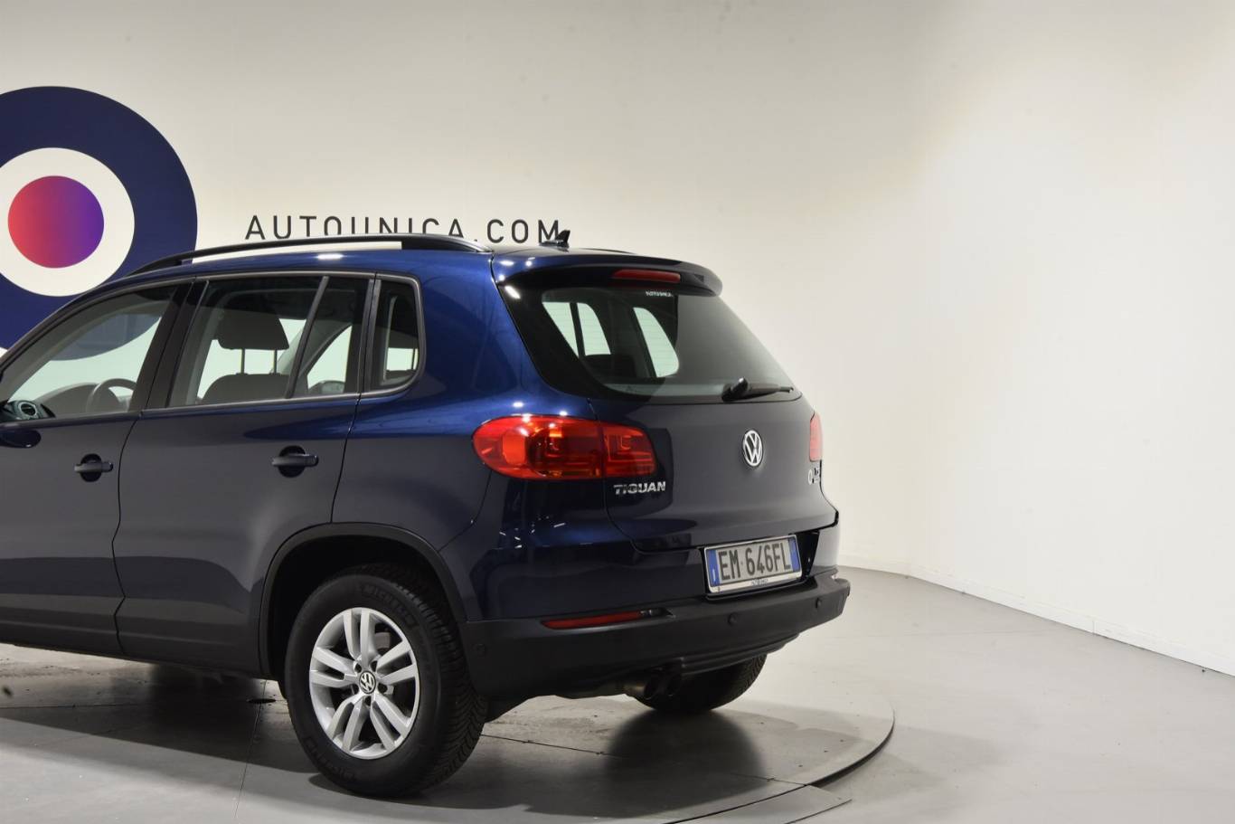 VOLKSWAGEN Tiguan 37