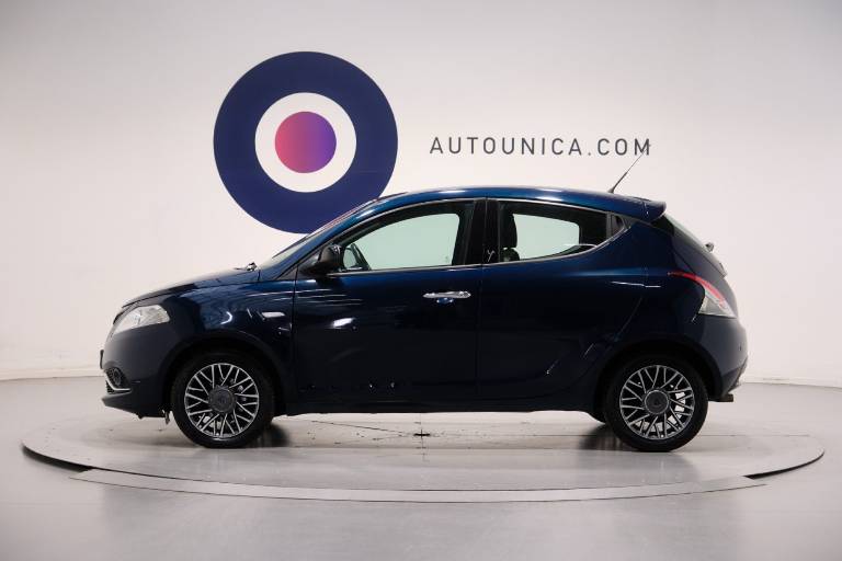 LANCIA Ypsilon 19