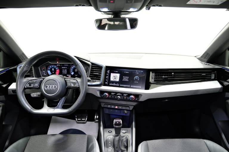 AUDI A1 10