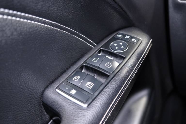 MERCEDES-BENZ B 200 31
