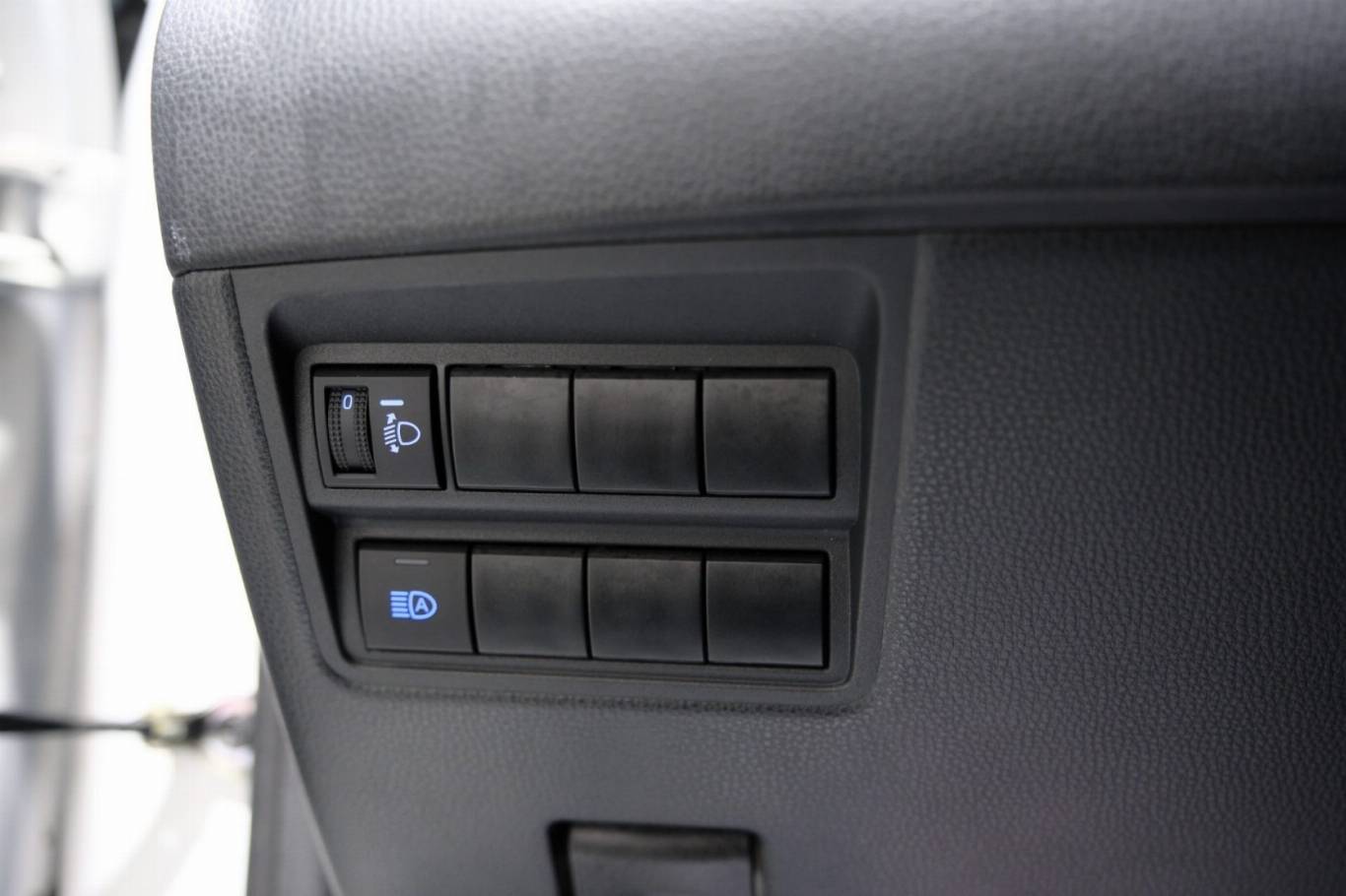 TOYOTA Yaris Cross 25