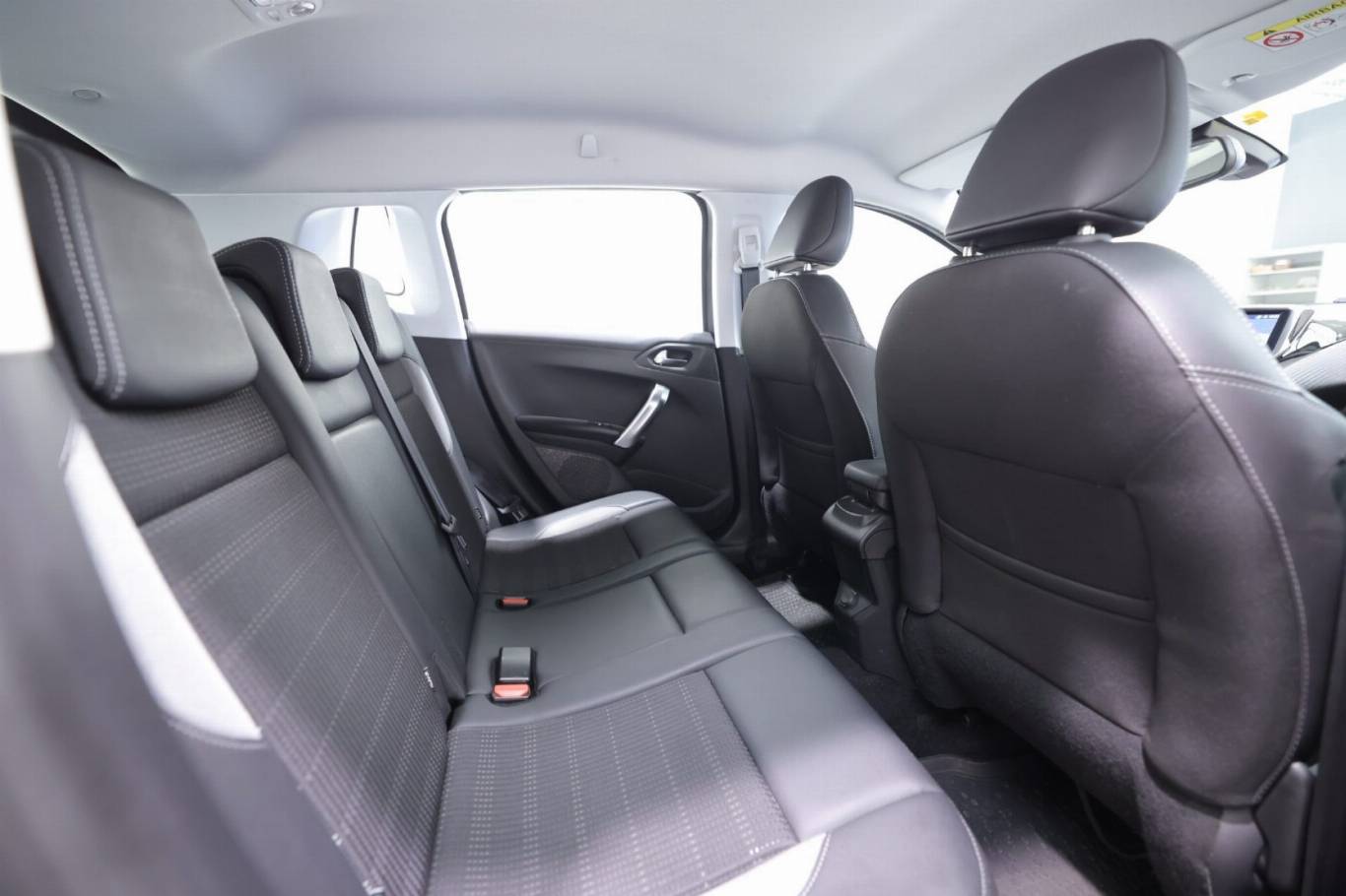 PEUGEOT 2008 40