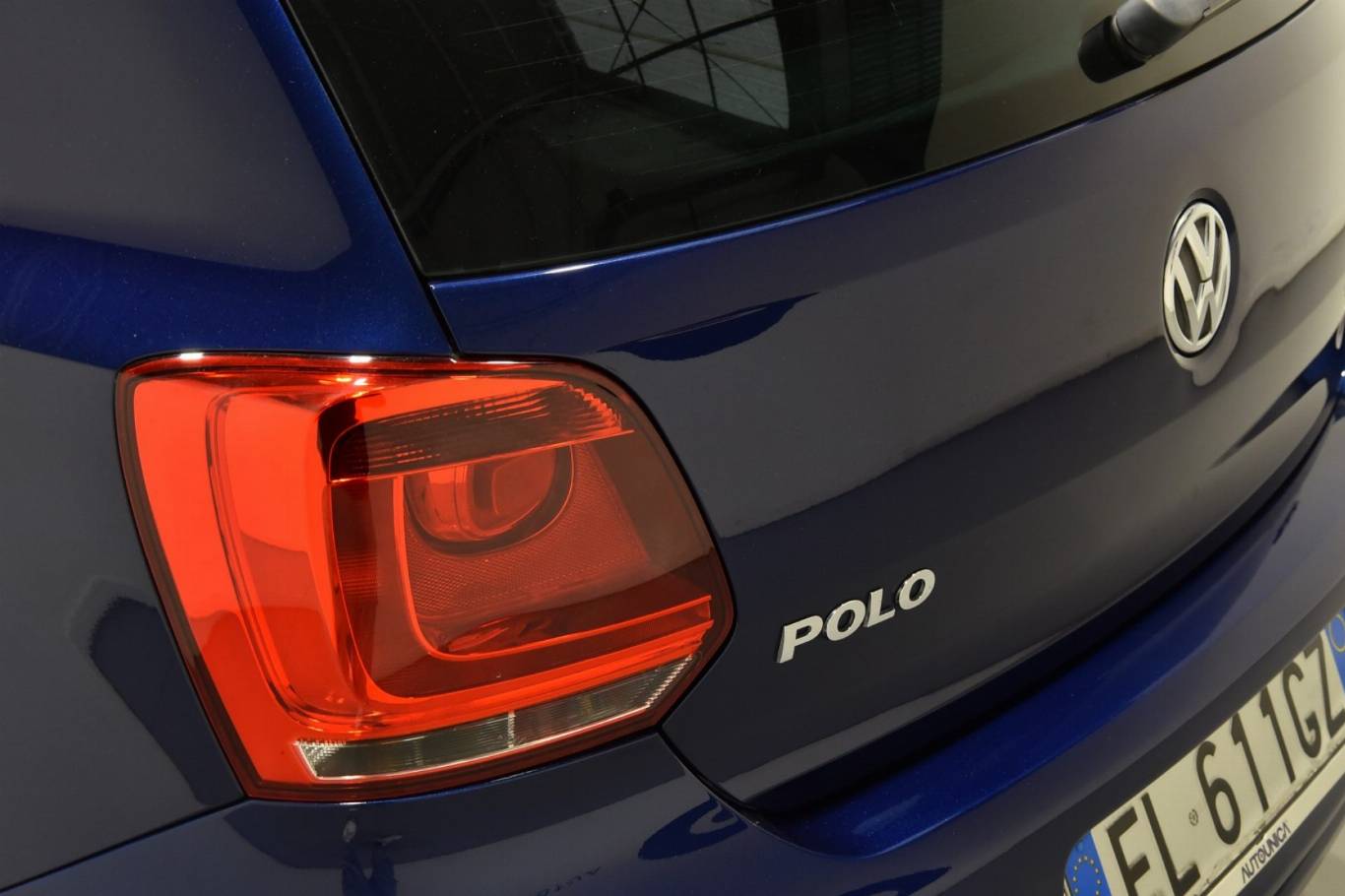 VOLKSWAGEN Polo 40