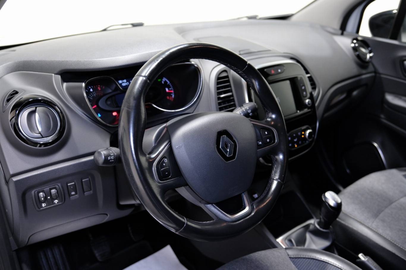 RENAULT Captur 5