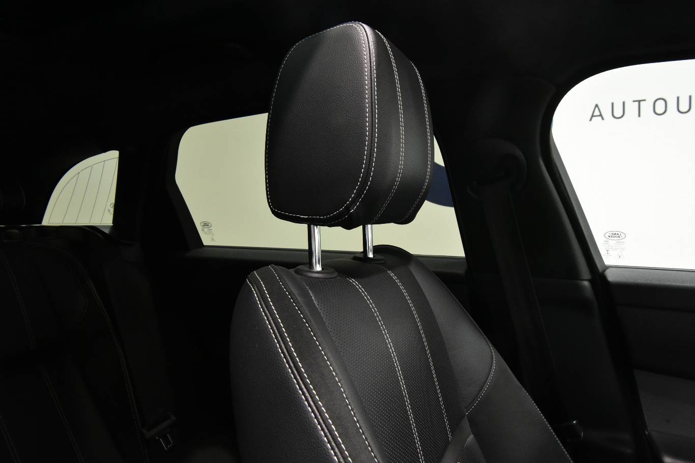 LAND ROVER Range Rover Velar 37