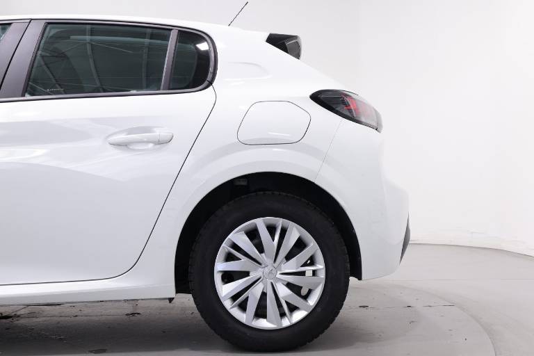 PEUGEOT 208 35