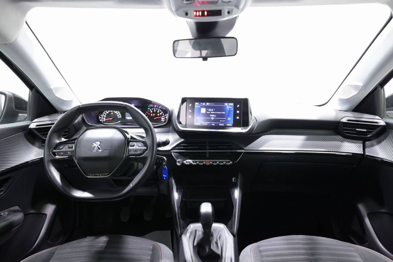 PEUGEOT 208 33