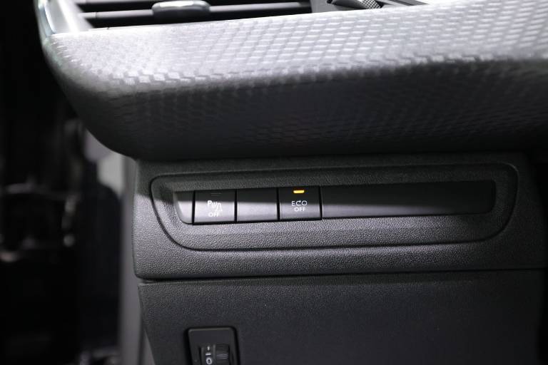 PEUGEOT 2008 26