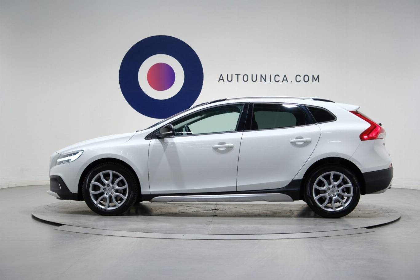 VOLVO V40 Cross Country 18