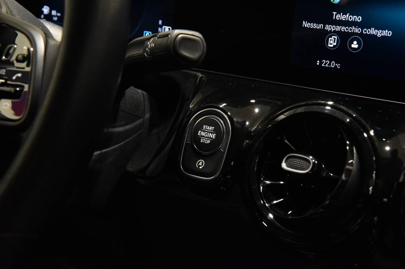 MERCEDES-BENZ GLA 180 35