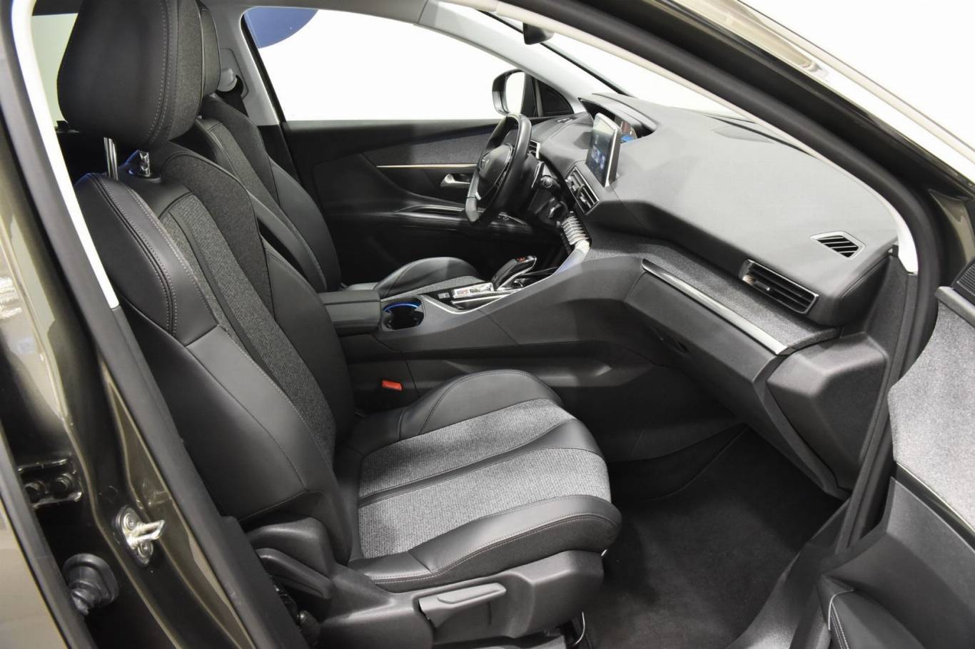 PEUGEOT 5008 27