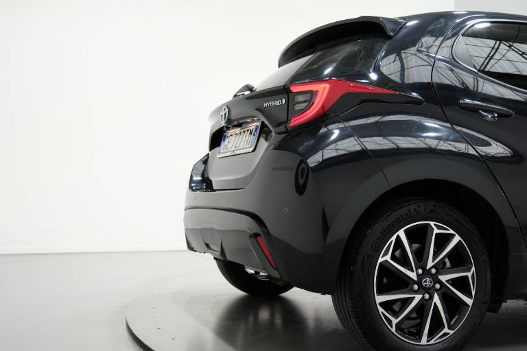TOYOTA Yaris 51