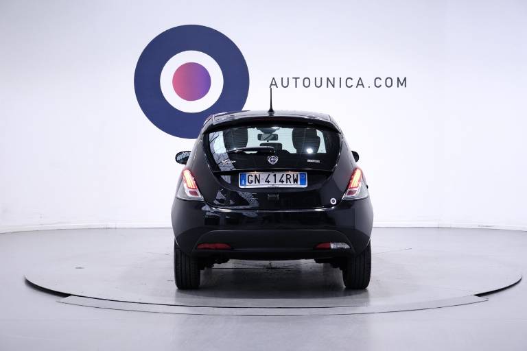 LANCIA Ypsilon 16