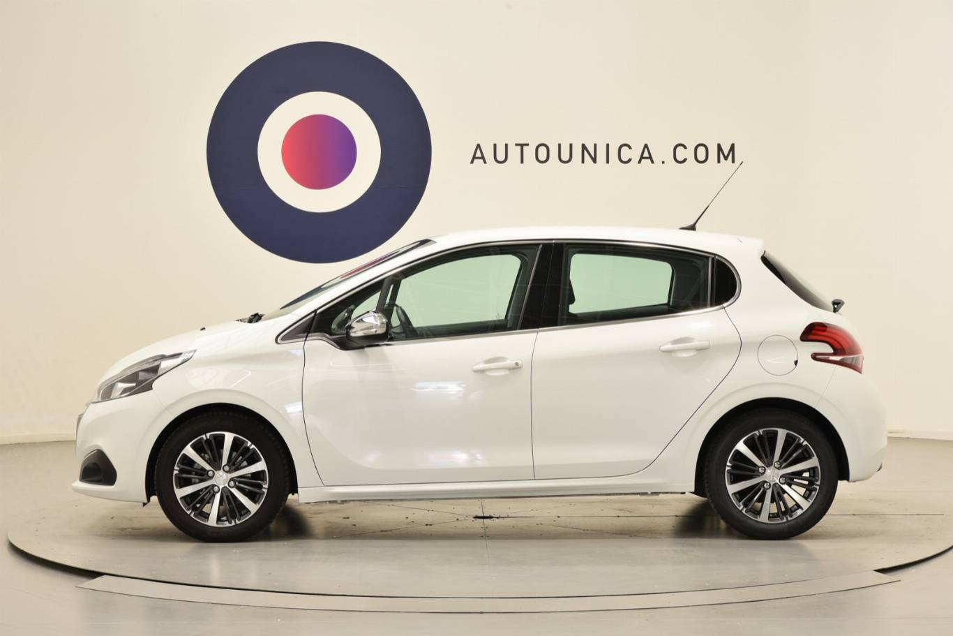 PEUGEOT 208 32