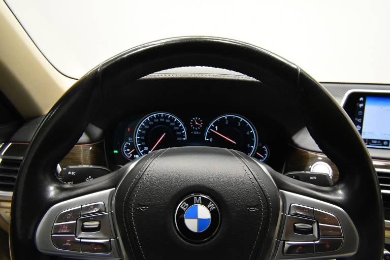 BMW 730 9