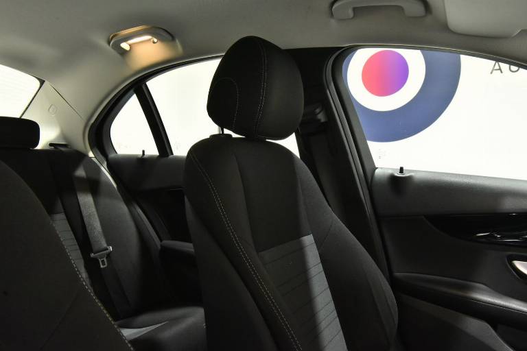 MERCEDES-BENZ C 220 44