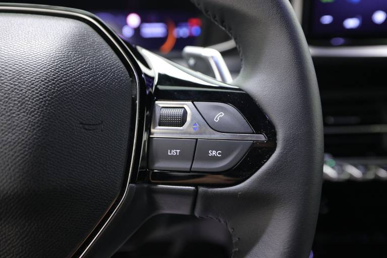 PEUGEOT 2008 21