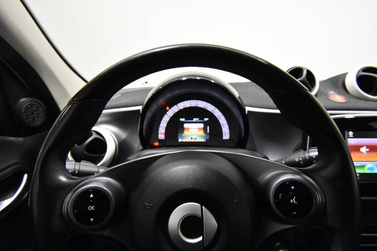 SMART ForFour 9