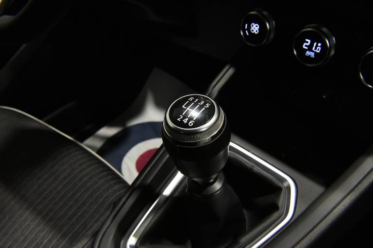 RENAULT Clio 42