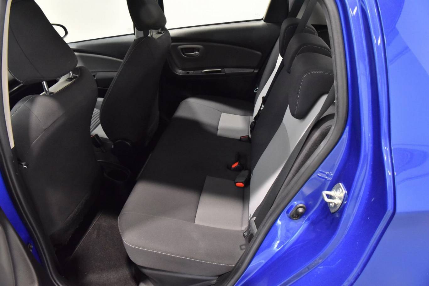 TOYOTA Yaris 35