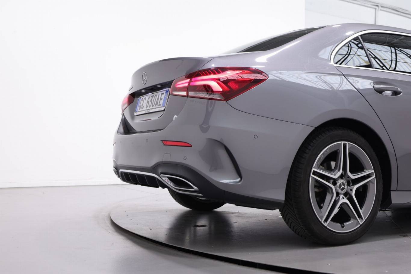 MERCEDES-BENZ A 180 44