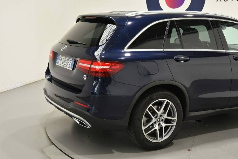 MERCEDES-BENZ GLC 220 29