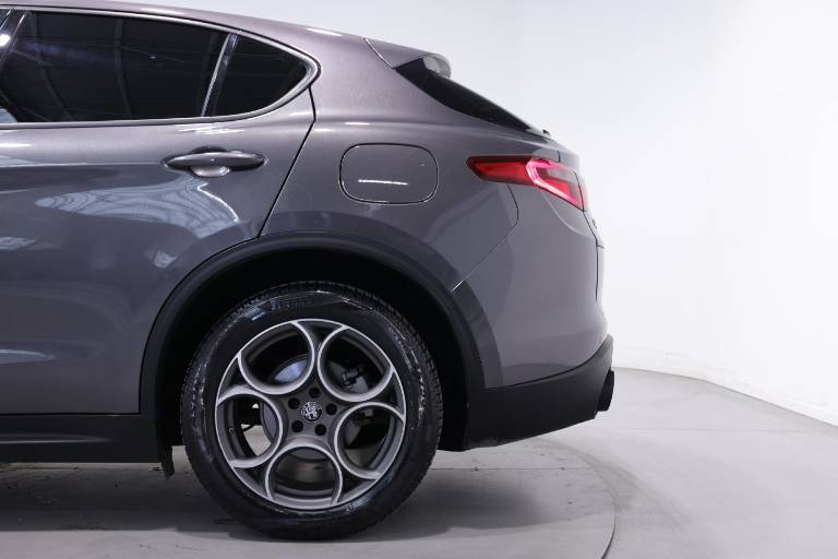 ALFA ROMEO Stelvio 42