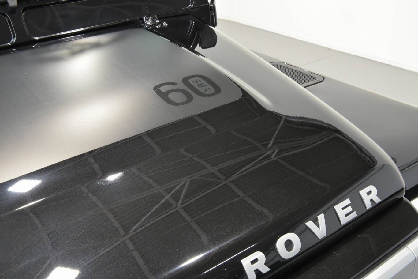 LAND ROVER Defender 73