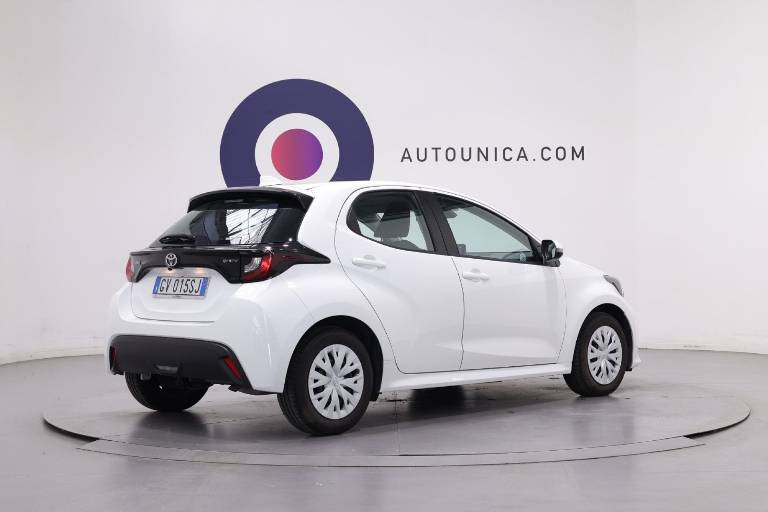 TOYOTA Yaris 14