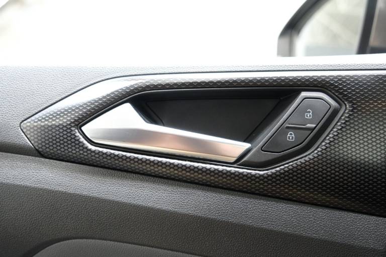 VOLKSWAGEN T-Cross 31