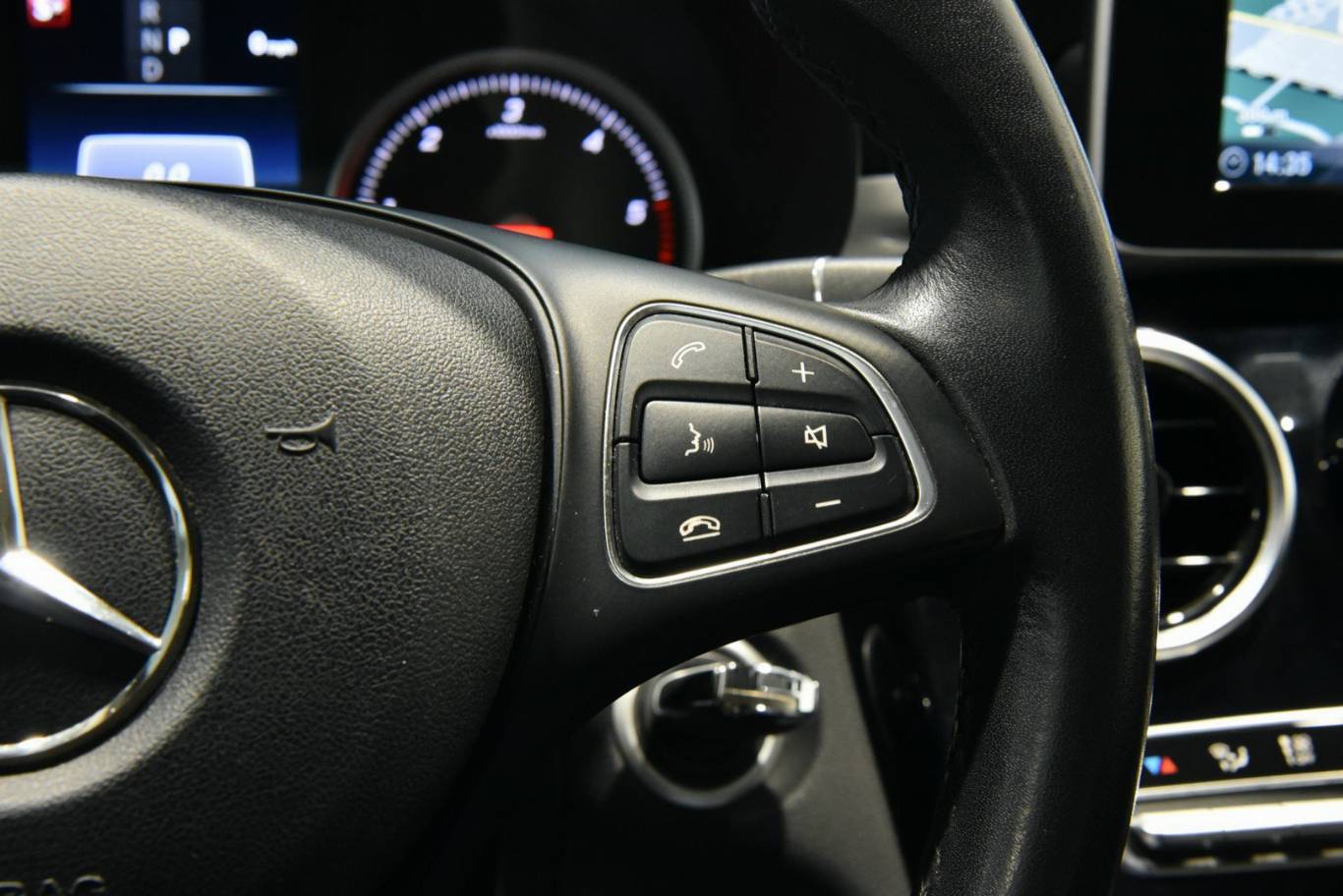 MERCEDES-BENZ C 220 44