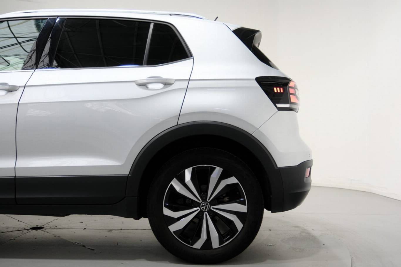 VOLKSWAGEN T-Cross 40