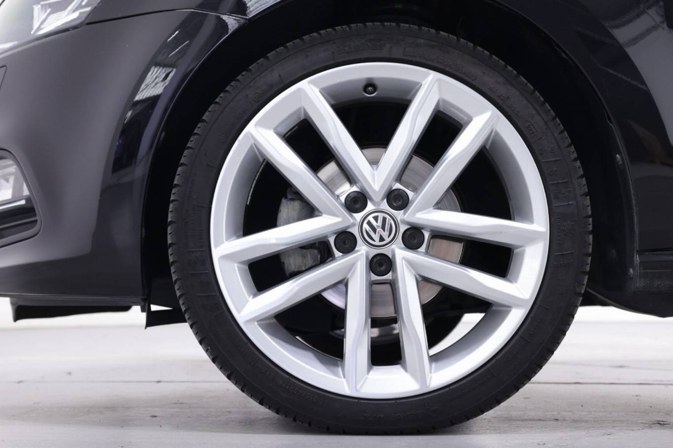 VOLKSWAGEN Polo 13