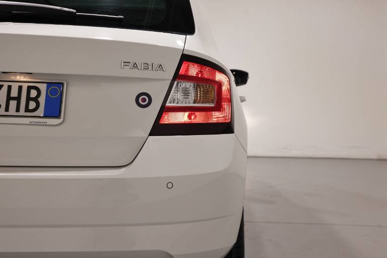 SKODA Fabia 48