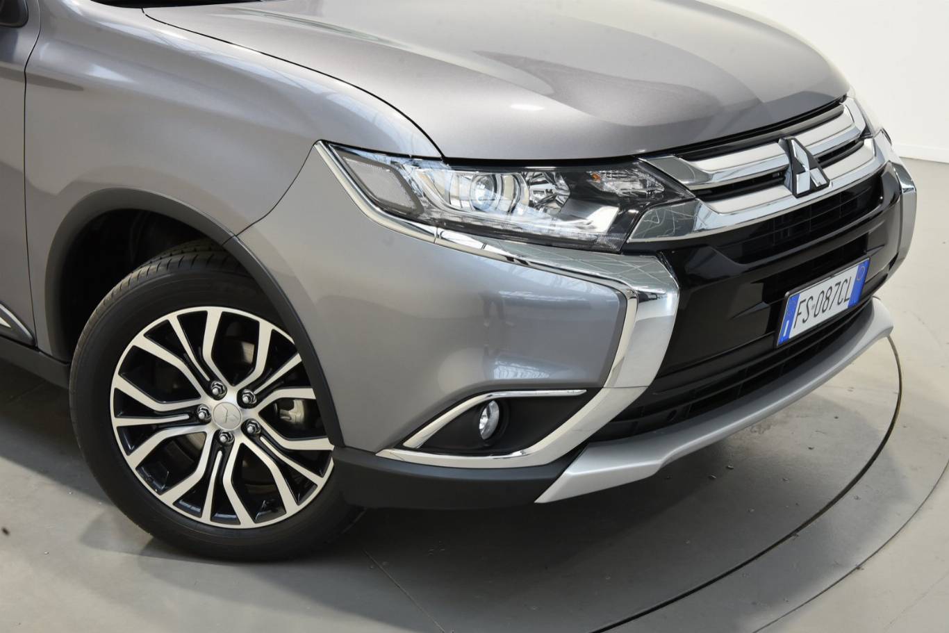 MITSUBISHI Outlander 55