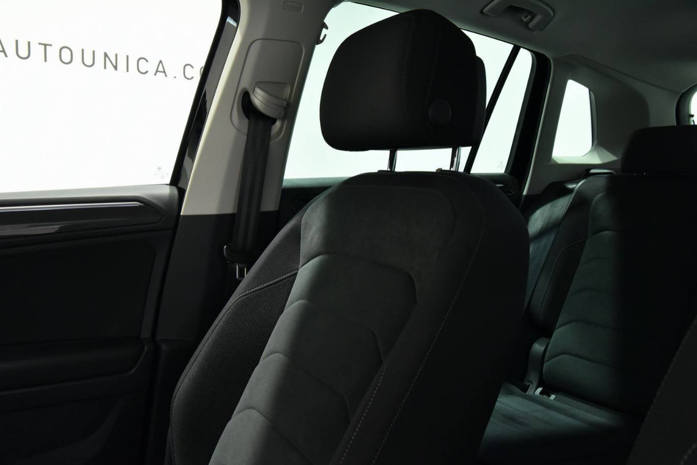 VOLKSWAGEN Tiguan 36