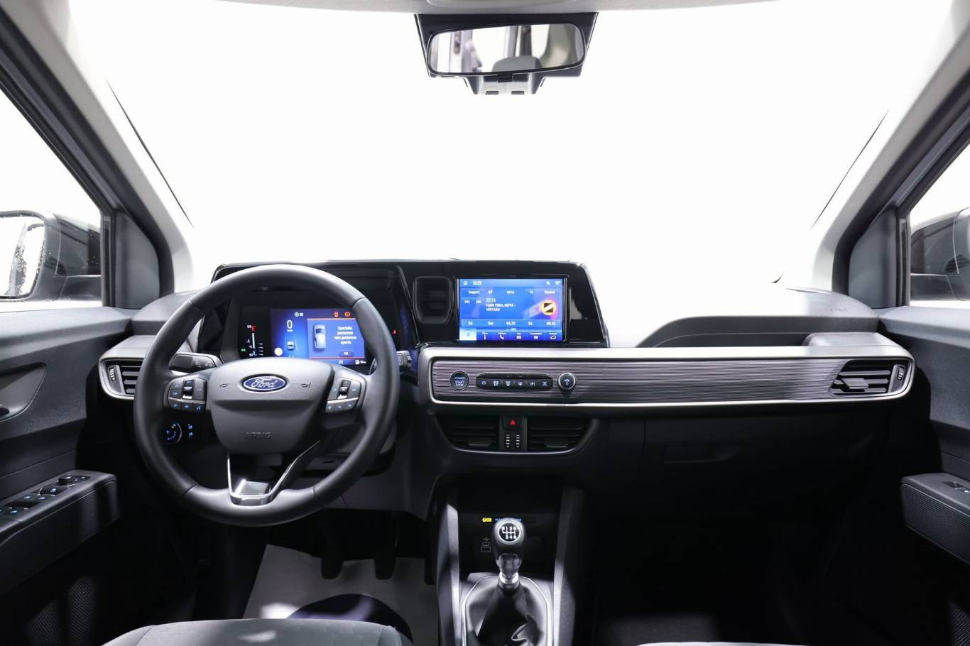 FORD Tourneo Courier 10