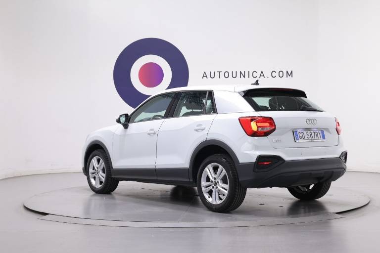 AUDI Q2 16