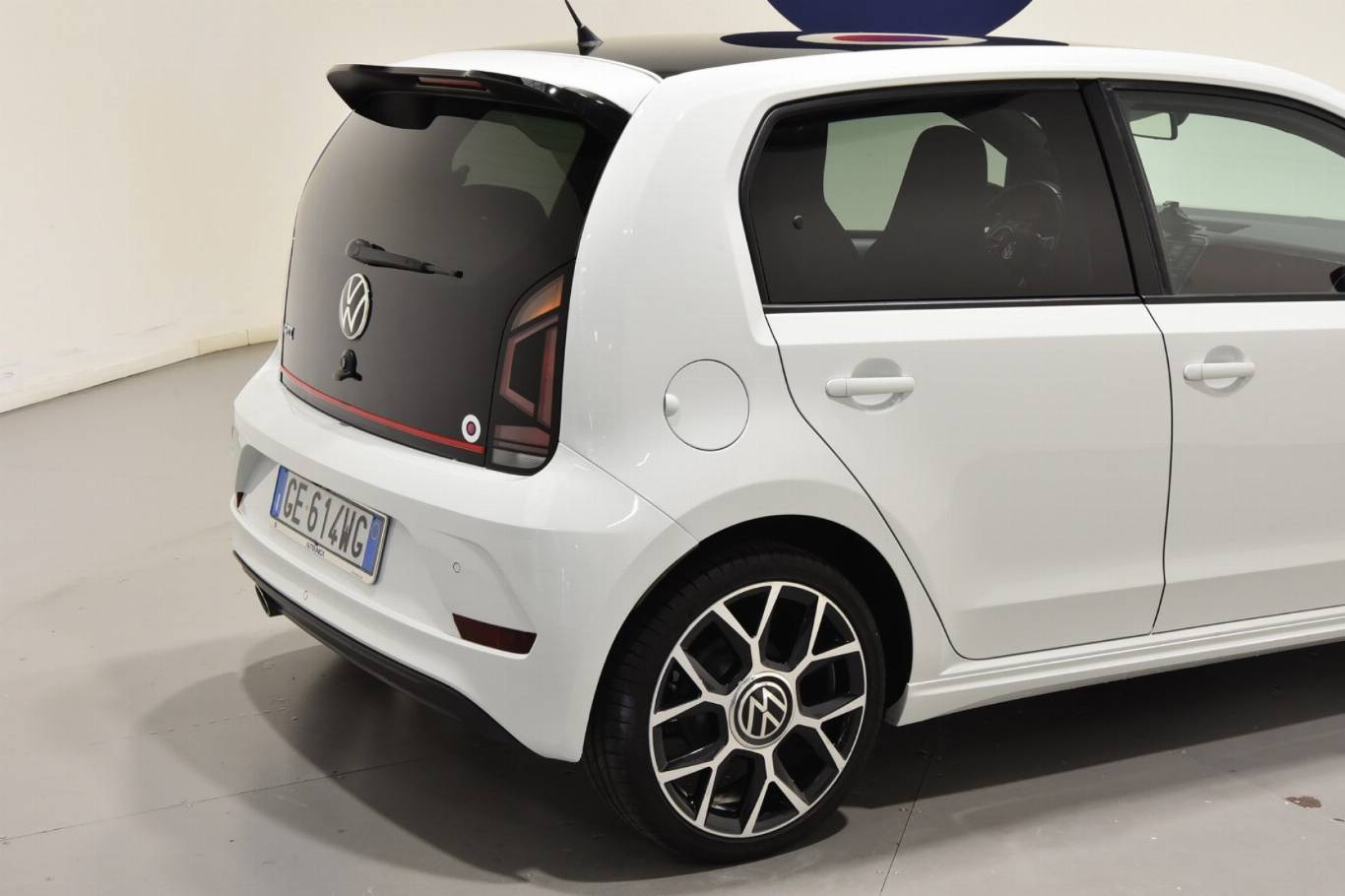 VOLKSWAGEN Up! 36