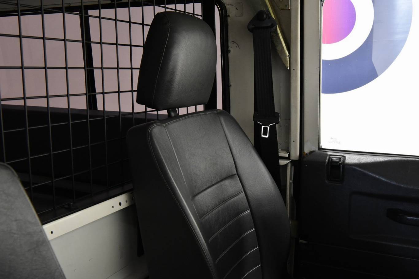 LAND ROVER Defender 24