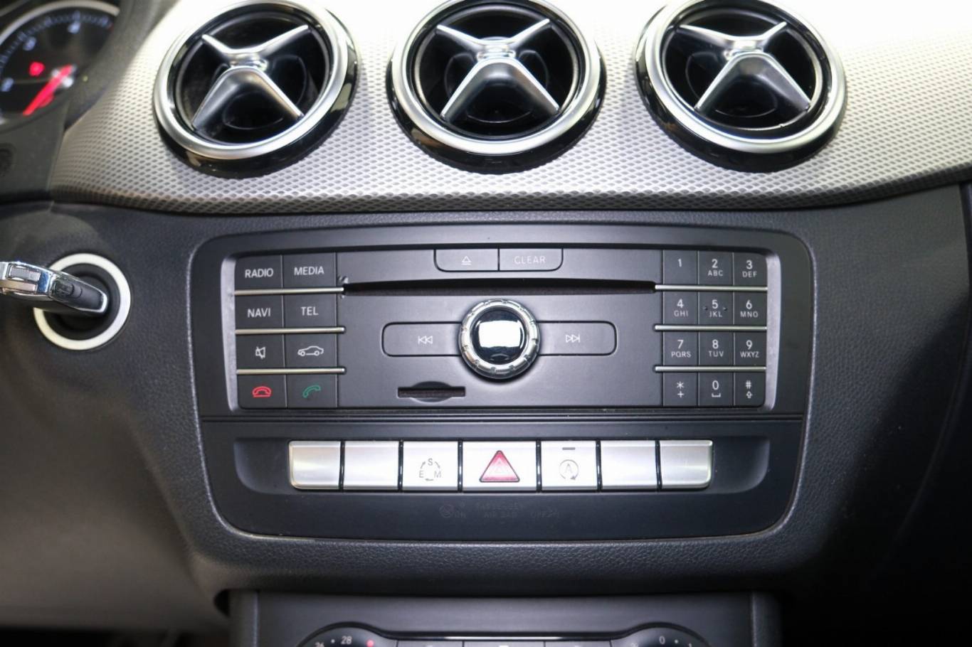 MERCEDES-BENZ B 180 26