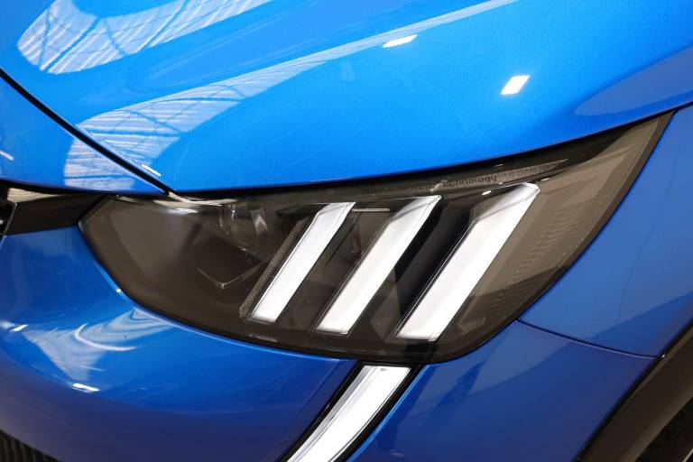 PEUGEOT 208 48