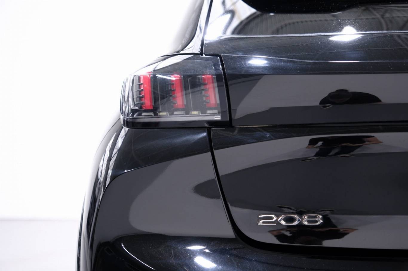 PEUGEOT 208 50
